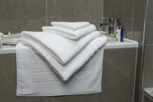 Buying and selling Zarrinsap  hotel towels