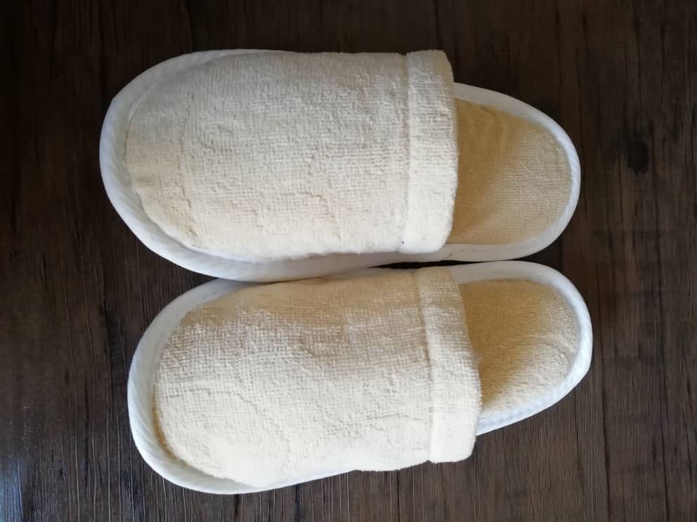 Buying a pair of 2 pair of towels Slippers